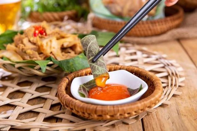 Thịt chua tỏi ớt hãng Trường Foods