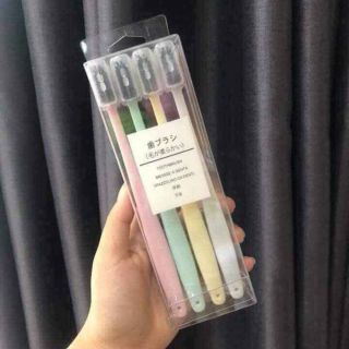 Set 4 bàn chải Muji lúa mạch than tre