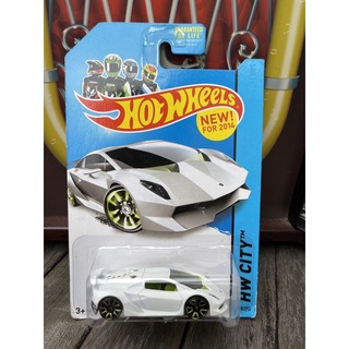 Xe mô hình đồ chơi cơ bản Hotwheels 1:64 - Lamborghini Sesto Elemento (trắng)