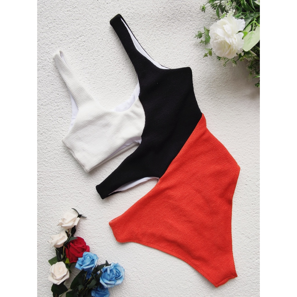 Wimsuit trắng đen đỏ kết hợp đồ bơi một mảnh khoét rỗng
 | BigBuy360 - bigbuy360.vn