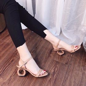 Sandal quai mảnh đế khoét lỗ cao 5cm-A24