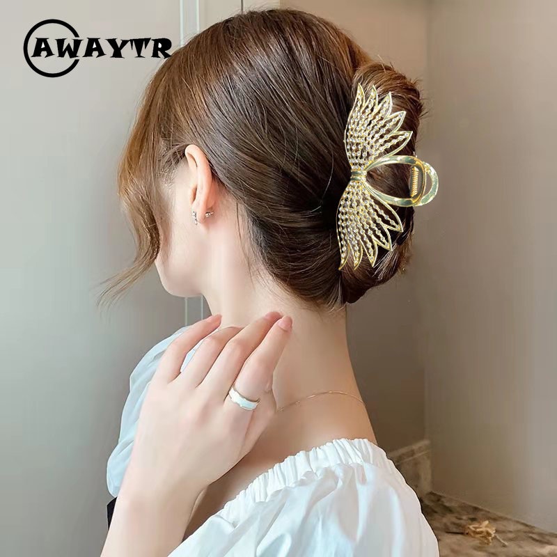 Kẹp Tóc Hình Bướm Đính Đá / Ngọc Trai Giả Bằng Kim Loại Phong Cách Hàn Quốc Thanh Lịch Dành Cho Nữ