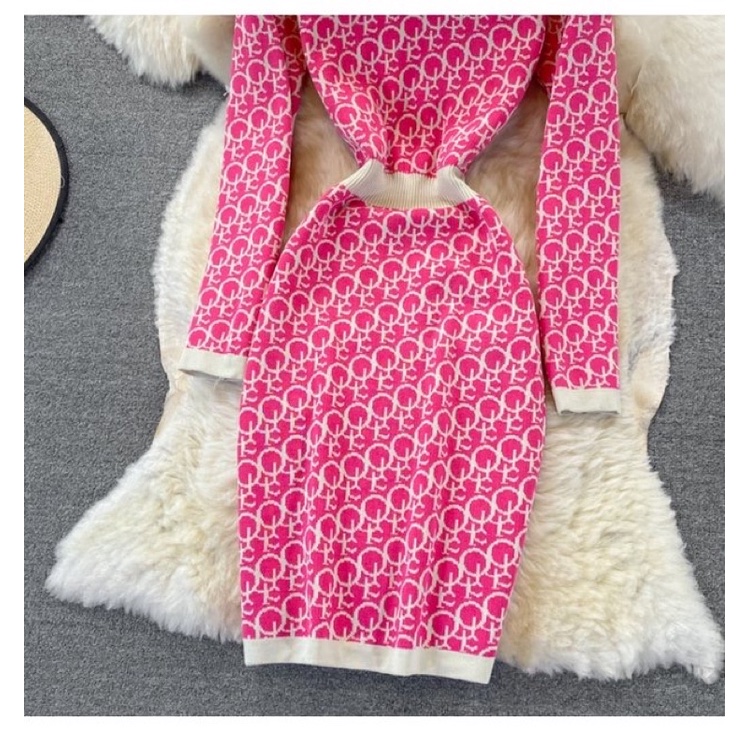 Đầm body tay dài họa tiết, đầm dài tay cổ tròn phối viền kem