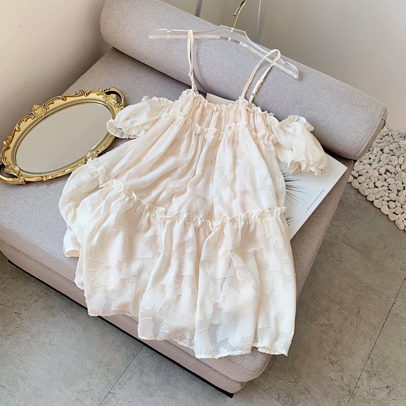 Váy trễ vai dáng xoè hoạ tiết hoa nổi - Đầm trễ vai 2 dây babydoll họa tiết hoa nổi Pea Store