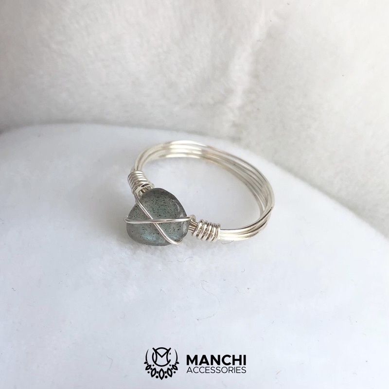 Nhẫn đá Labradorite handmade dây bạc
