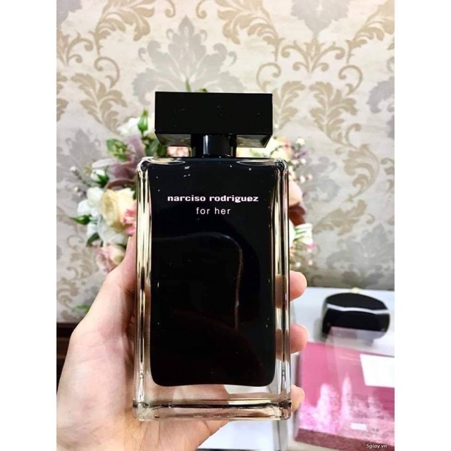 NƯỚC HOA NARCISO RODRIGUEZ EAU DE TOILETTE (Chai màu đen) SALE 50%