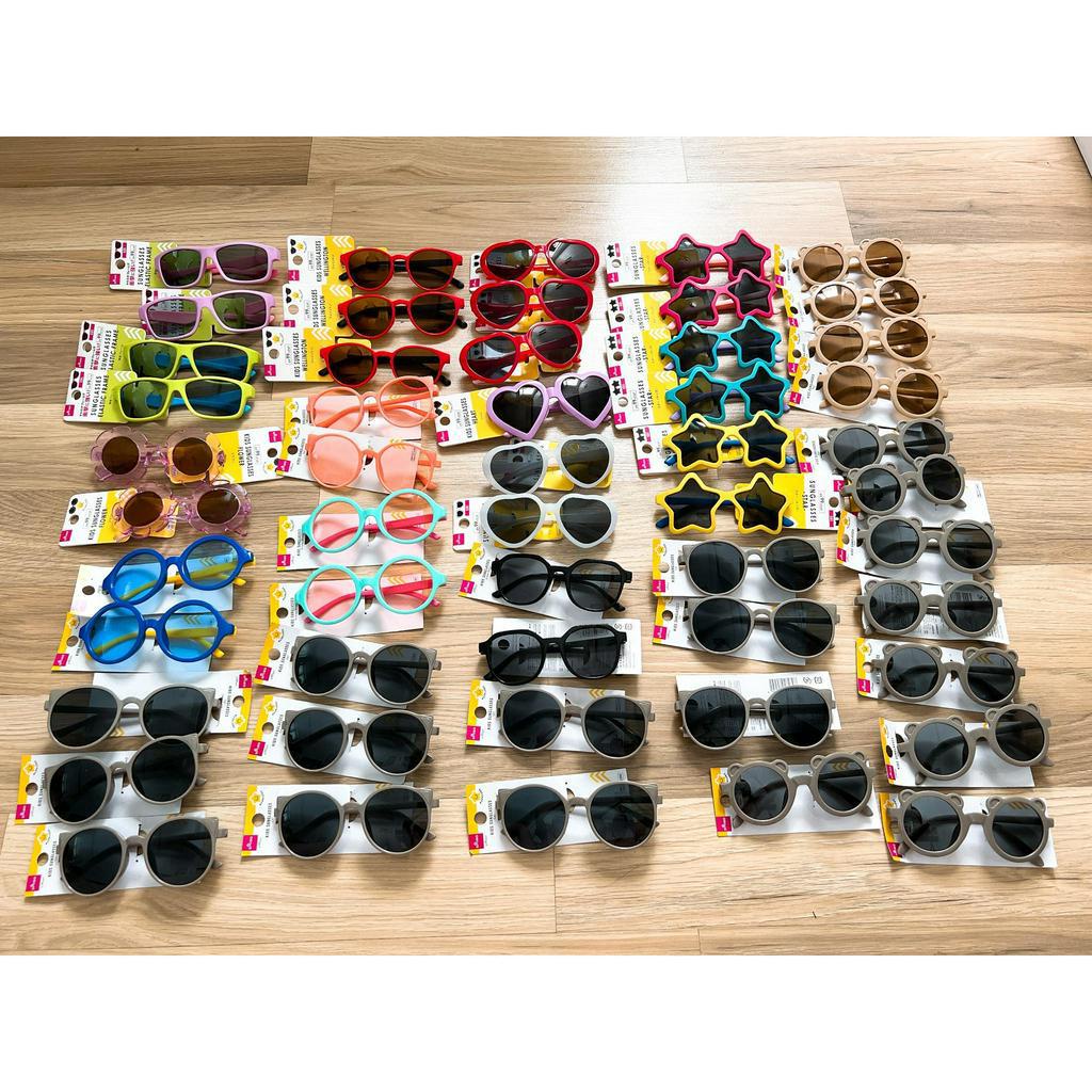 Mắt kính giảm 99% tia UV cho bé Daiso Nhật Bản