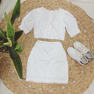 Set crotop viền ren trắng