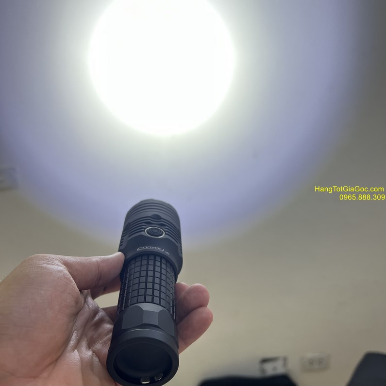 Đèn pin siêu sáng siêu khủng Convoy M3 pin to khỏe, bóng led XHP70.2 độ sáng cực mạnh 4300lm