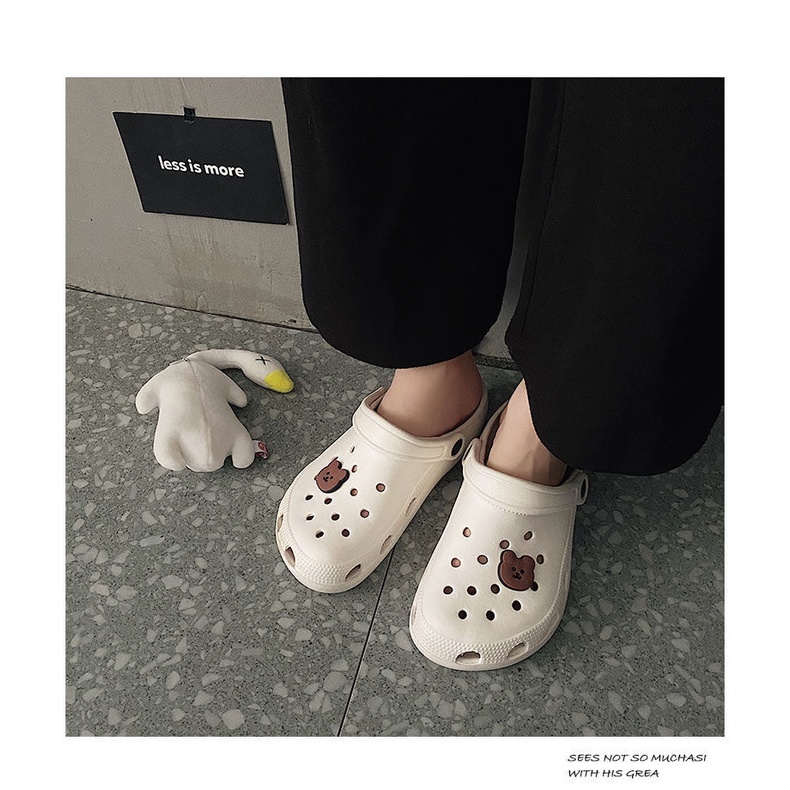 Dép Đi Biển Đục Lỗ Đế Phẳng Chống Trượt Không Thấm Nước Thời Trang Mùa Hè Mới Cho Bạn Gái