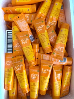 Kem chống nắng Woolworths Úc 50SPF++