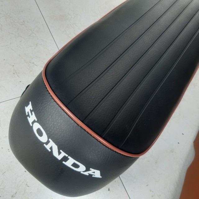 Yên xe 67 kiểu nhiều màu loại tốt