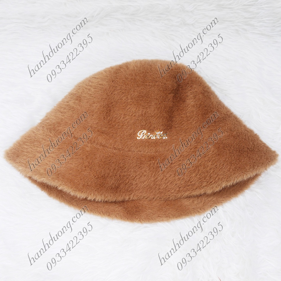 Mũ bucket cụp lông xù nón bo hàng quảng châu gắn mặt sắt chữ, vành rộng 5cm, phía trong có 2 dây rút phía trong