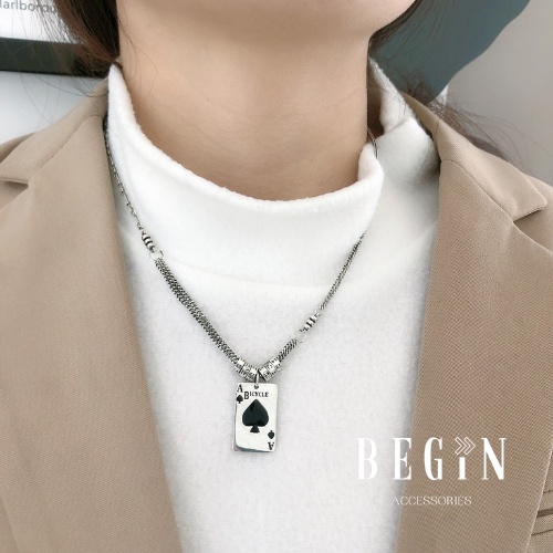Dây chuyền Titan không đen gỉ màu bạc cá tính, vòng cổ mặt lá bài