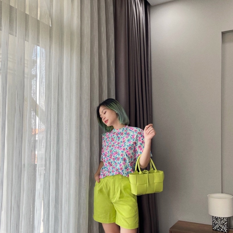 Áo thun hoa nhí Floral Tee UO 🌈 • Storenyy