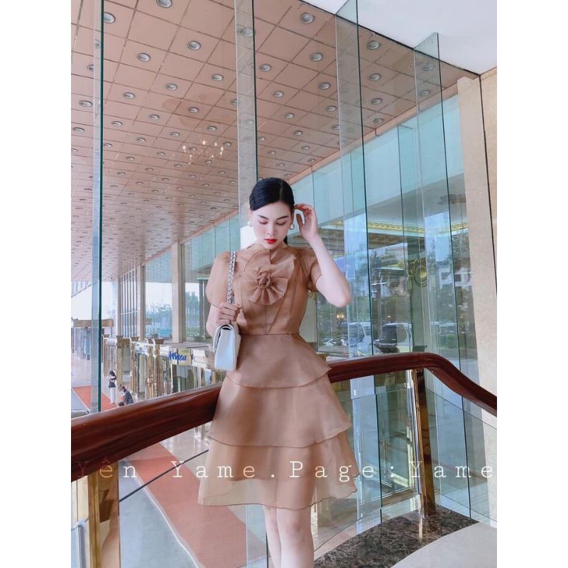 VÁY THIẾT KẾ VOAN KÍNH HOA NGỰC V1832 | BigBuy360 - bigbuy360.vn