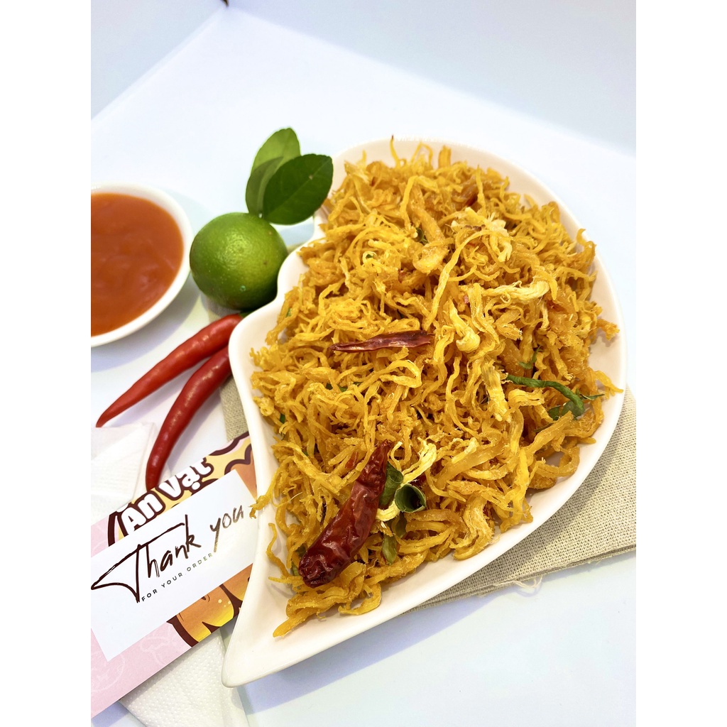 Khô gà lá chanh Nhem Nhem 300g Đồ ăn vặt Hà Nội vừa rẻ vừa ngon | BigBuy360 - bigbuy360.vn