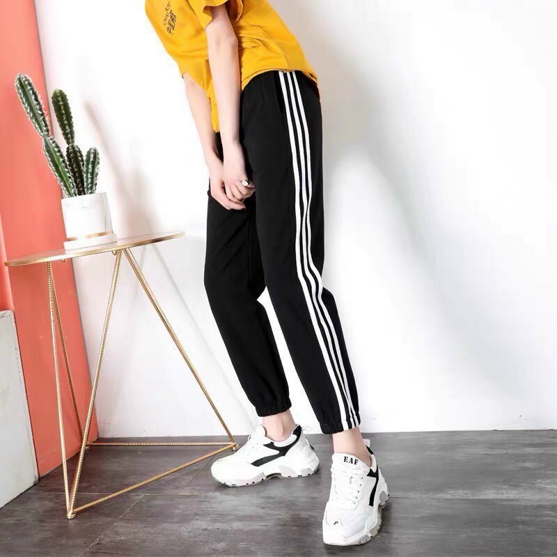 Quần Jogger 3 Sọc Nữ Chất Kaki Mềm Mịn