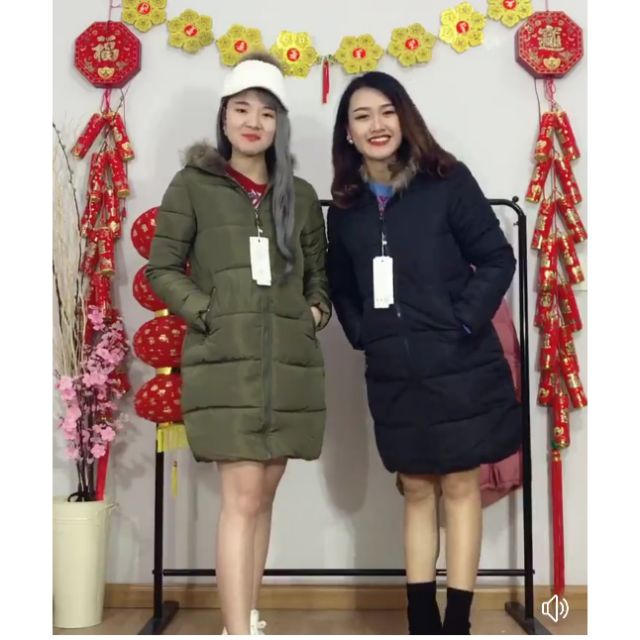 Áo phao dài trơn mũ lông lưng thêu CELIA