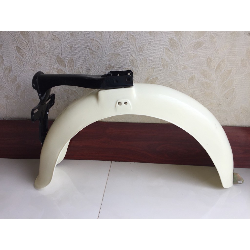 Dè sau bằng nhựa- màu vàng cho xe 67