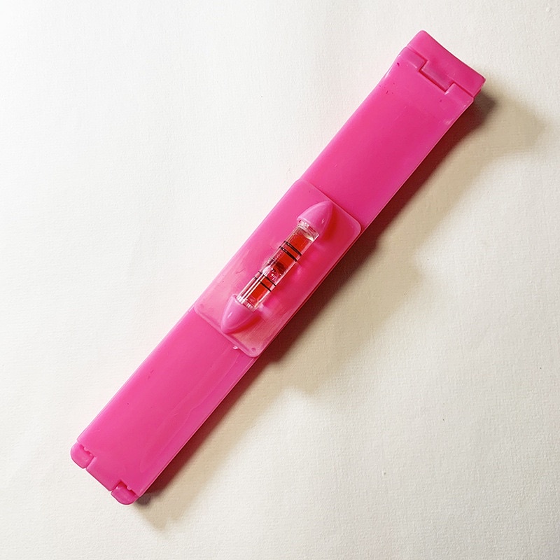 Dụng cụ cắt tóc mái tại nhà cho bé