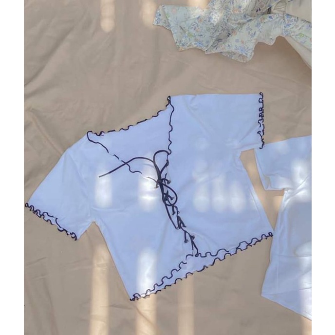 Áo croptop viền bèo đan dây Ulzzang