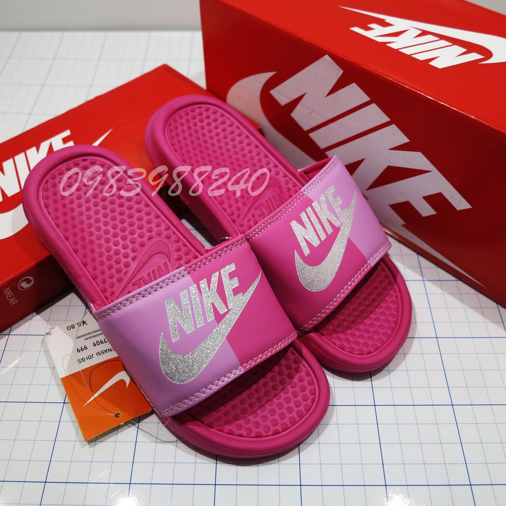 [Hộp Nike] Dép Nike Nk quai ngang nữ logo nhũ bạc đầy đủ tem, mác, lót dày, tem size in nhiệt lót trong, tặng hộp hãng.