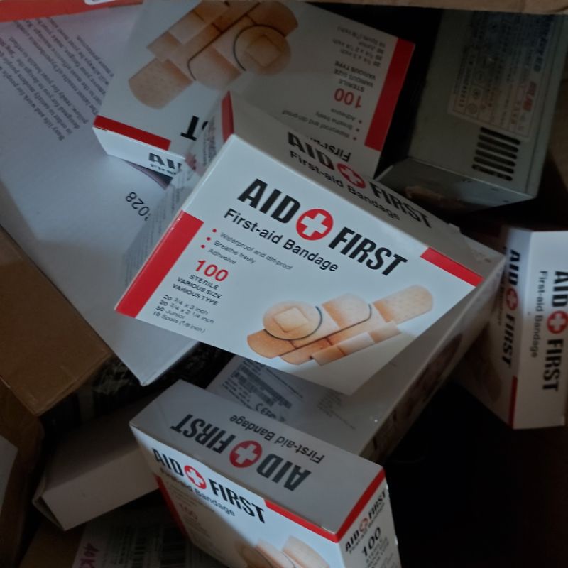Hộp 100 miếng băng cá nhân băng vết thương nhỏ
