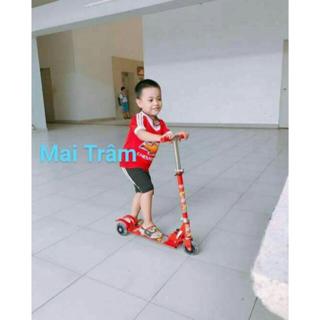 Xe trượt scooter bánh phát sáng loại lớn. Hàng khuyến mãi của sữa Enfa/Pediasure