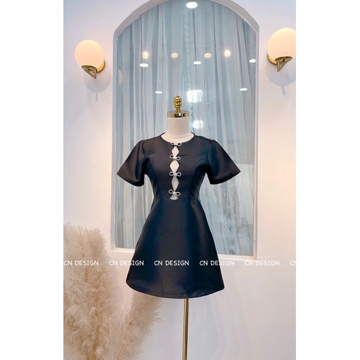 Váy Đen Tapta 5 Nơ Đá