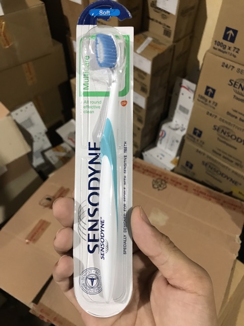 Bàn chải SENSODYNE MULTICARE SOF dành riêng cho răng ê buốt