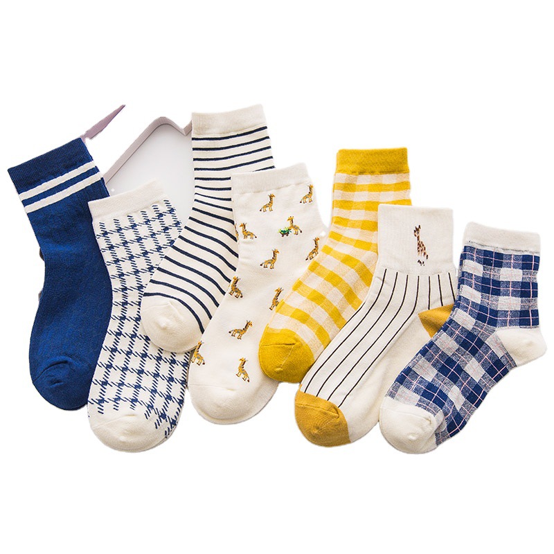 Vớ cổ cao họa tiết trẻ trung dành cho nữ