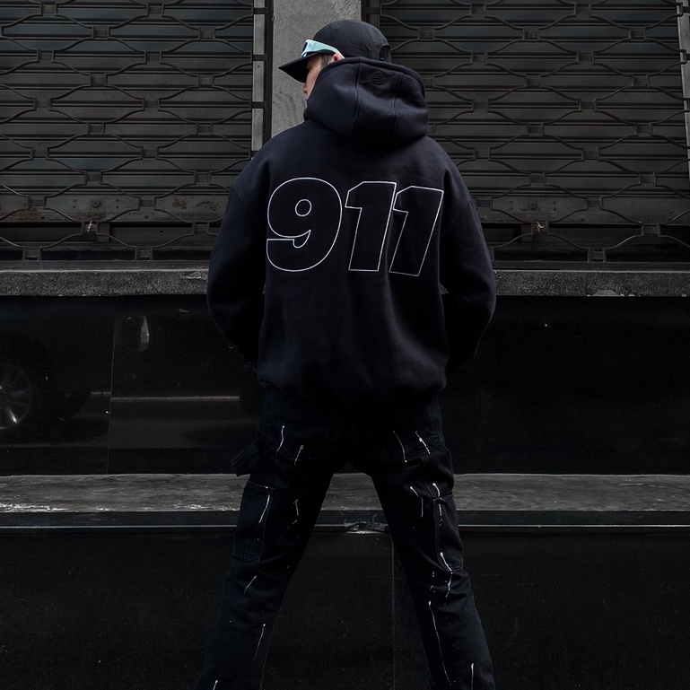 ÁO KHOÁC HOODIE ZIP FORM CROP BOXY THÊU 911 SIMPLIFIRE MÀU ĐEN