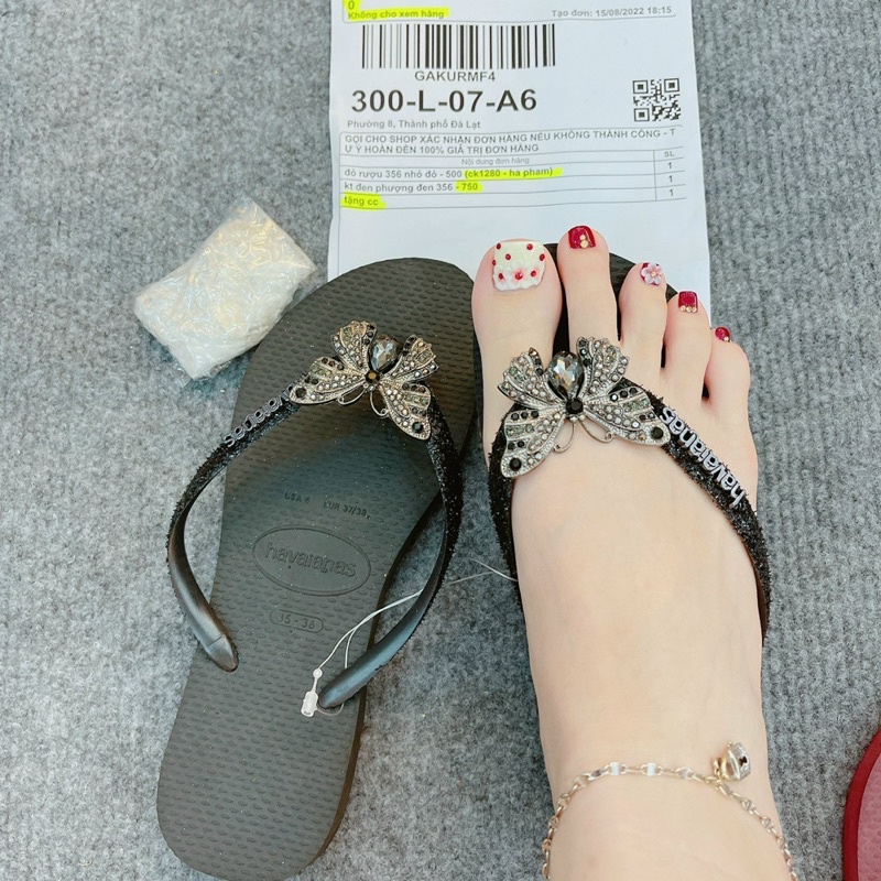 dép HVN kim tuyến đen mix charm