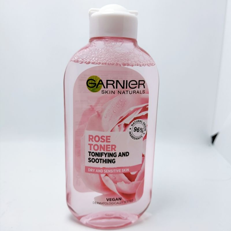 Nước hoa hồng dạng xịt Garnier Skin Active