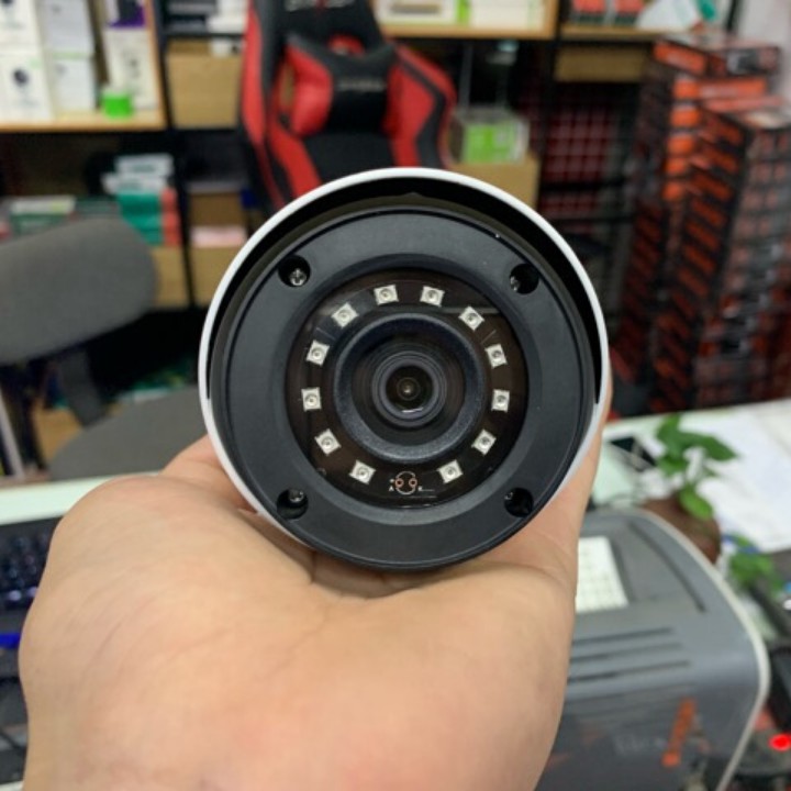 Trọn bộ 8 camera KBVISION Full HD 1080p - chính hãng+ ổ cứng tùy chọn + đầy đủ phụ kiện+ khuyễn mãi mỗi camera 20m dây
