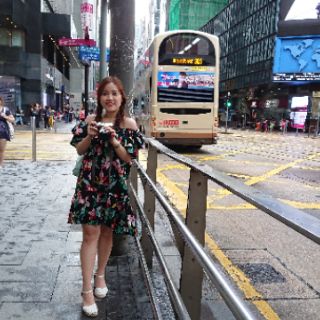 Đầm vải thô trễ vai in hoa