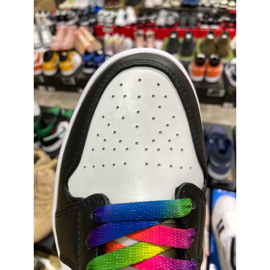 Giày Air Jordan 1 Mid "Heat Reactive"