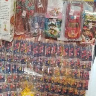 Vỉ kẹo 90 kẹo cao su có thưởng tem đồ chơi(12 bộ đồ chơi)