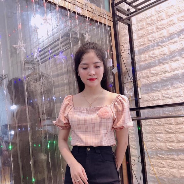Áo kiểu tay bồng phối sọc màu hồng,kiểu cổ vuông có khóa sau lưng size S dưới 50kg
