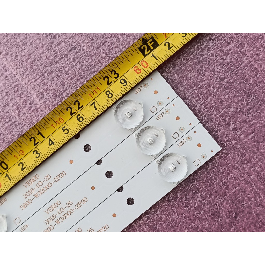 THANH LED TIVI DARLING 32HD932 MỚI 100% , BỘ 3 THANH, MỖI THANH 7 BÓNG 3 V, DÀI 60,5cm.