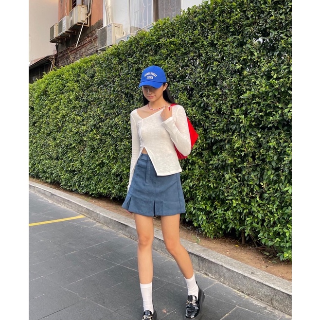 HINWORKSHOP | Áo thun ôm body tay dài xẻ vạt Lara Cut Out Top