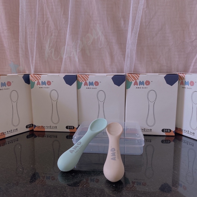 Thìa ăn dặm silicon Amo cho bé, có hộp đựng