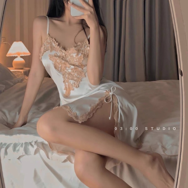 LL2401 Váy Ngủ Lụa Sẻ Đùi Viền Hoa Cao Cấp