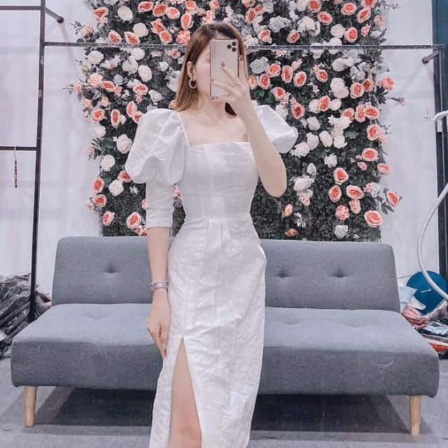 Đầm gấm trắng cổ u