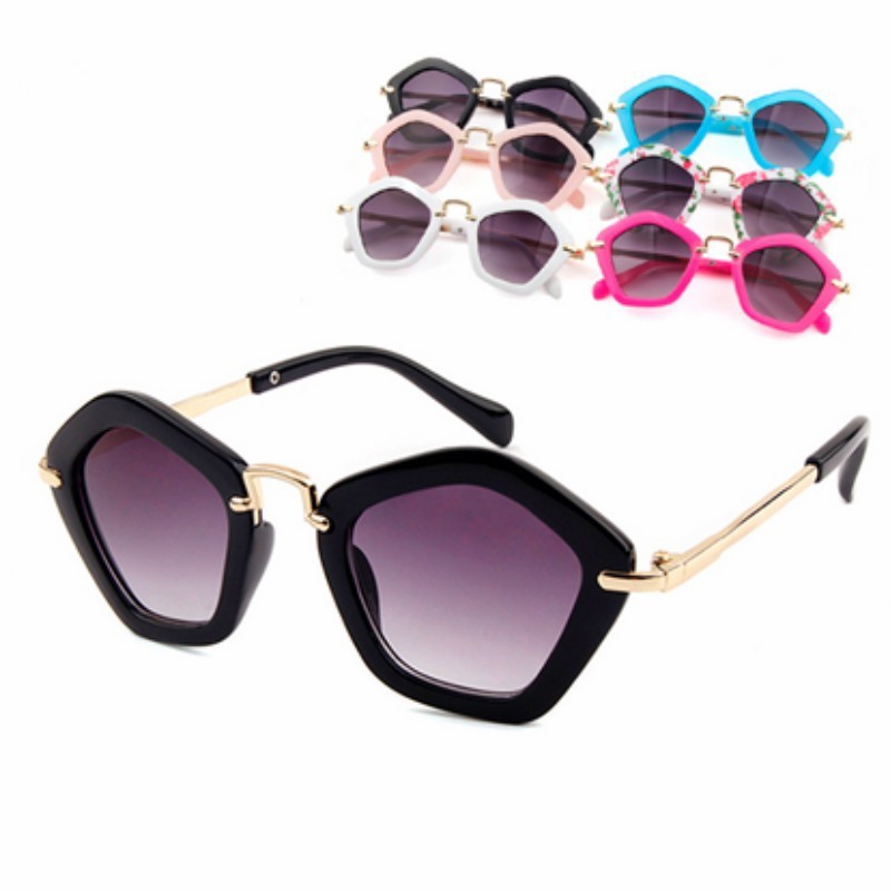 Kính mắt thiết kế trong kính hình ngũ giác chống tia UV thời trang cho bé