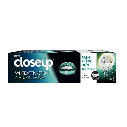 Kem đánh răng dừa và than hoạt tính CLOSE UP Trắng sáng tự nhiên 180g