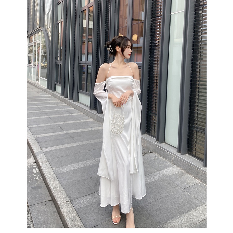 Đầm Dây Cổ Yếm Tay Dài Vải Satin Ôm Hông Gợi Cảm