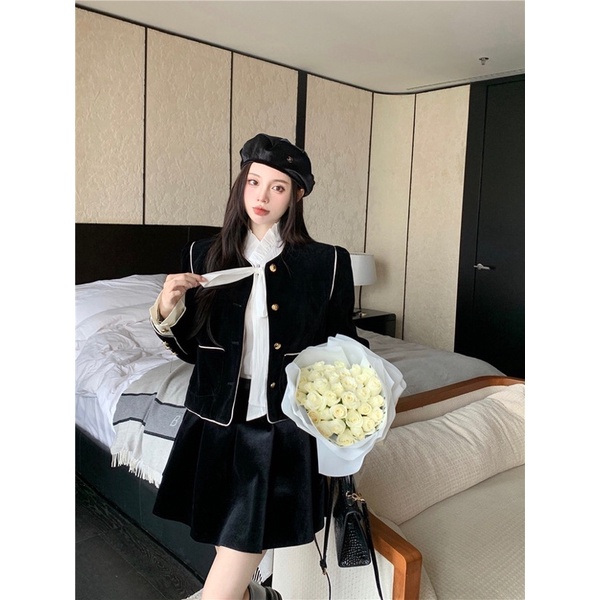 Set áo khoác nhung tiểu thư mix chân váy nhung xoè sang chảnh