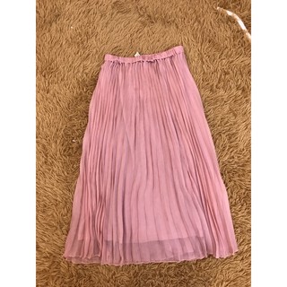 chân váy lụa hồng